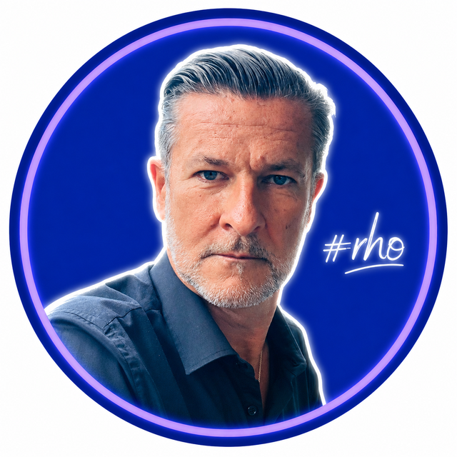 Portrait de Philippe Adam, responsable de développement commercial chez RH Outremer